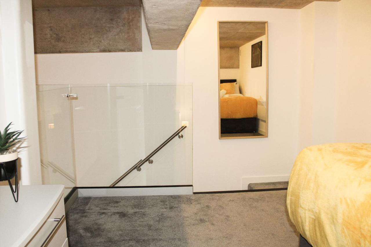 Modern Luxury Serviced Duplex Apartments By Repose- 150 Metro Court, เวสต์บรอมมิช ภายนอก รูปภาพ