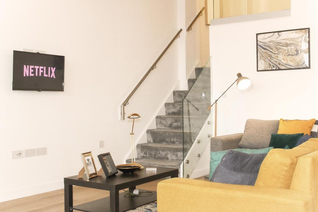 Modern Luxury Serviced Duplex Apartments By Repose- 150 Metro Court, เวสต์บรอมมิช ภายนอก รูปภาพ