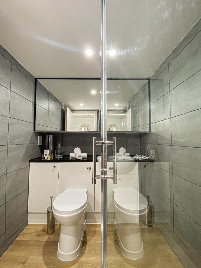Modern Luxury Serviced Duplex Apartments By Repose- 150 Metro Court, เวสต์บรอมมิช ภายนอก รูปภาพ