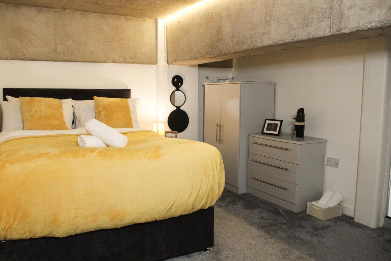 Modern Luxury Serviced Duplex Apartments By Repose- 150 Metro Court, เวสต์บรอมมิช ภายนอก รูปภาพ