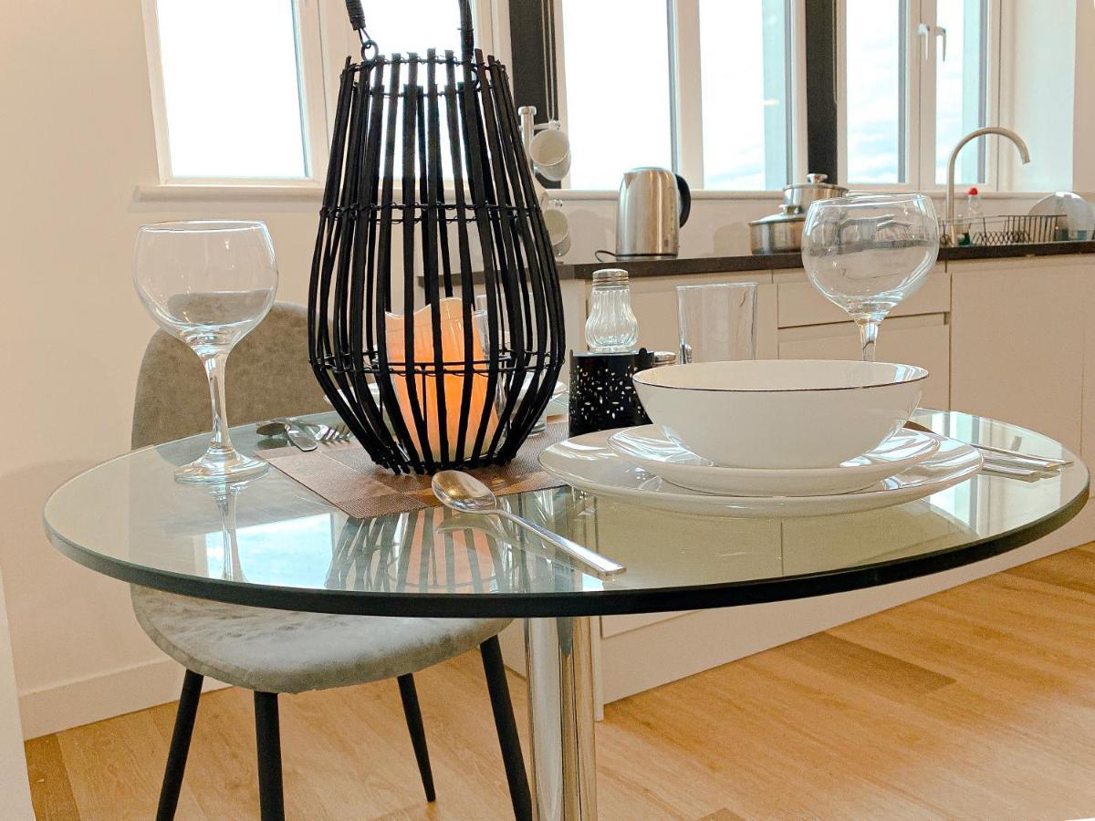 Modern Luxury Serviced Duplex Apartments By Repose- 150 Metro Court, เวสต์บรอมมิช ภายนอก รูปภาพ