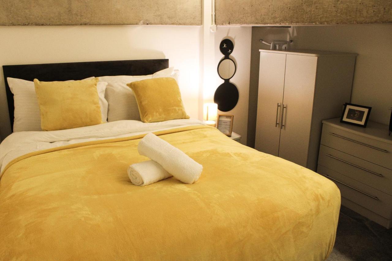 Modern Luxury Serviced Duplex Apartments By Repose- 150 Metro Court, เวสต์บรอมมิช ภายนอก รูปภาพ